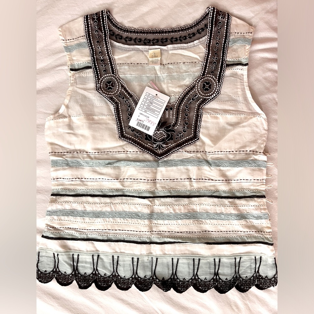 Beautiful NWT Lithe Anthropologie top